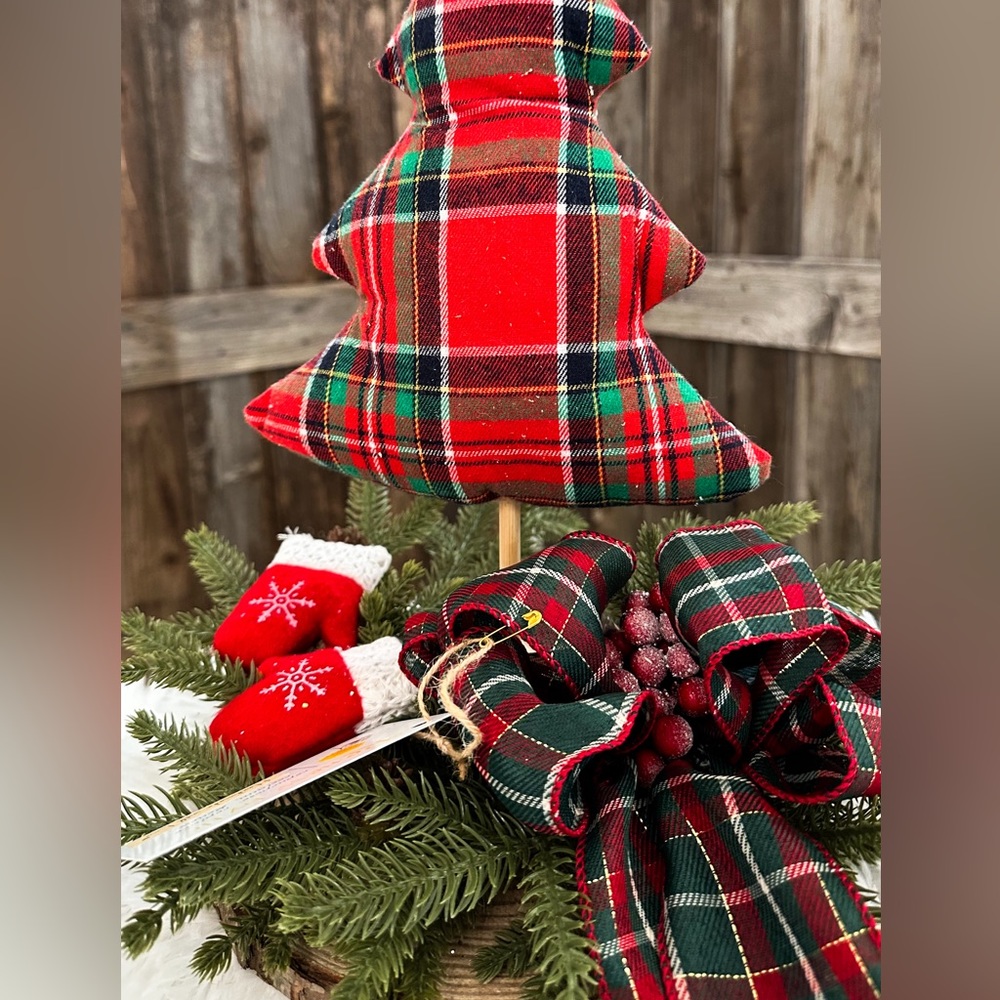 Holiday Table Decor - Picture 3 of 3